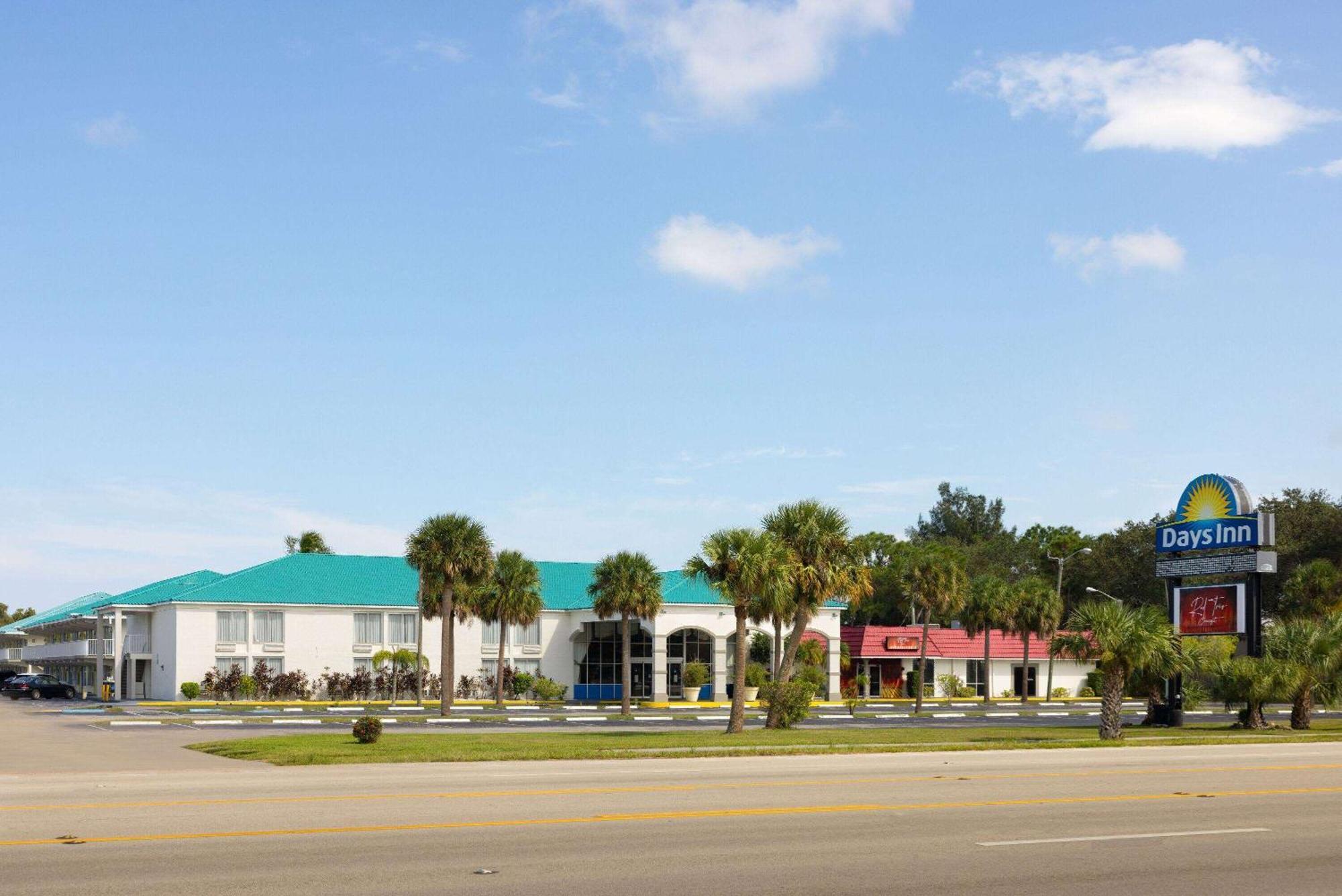 Days Inn By Wyndham Fort Pierce Midtown Exterior foto